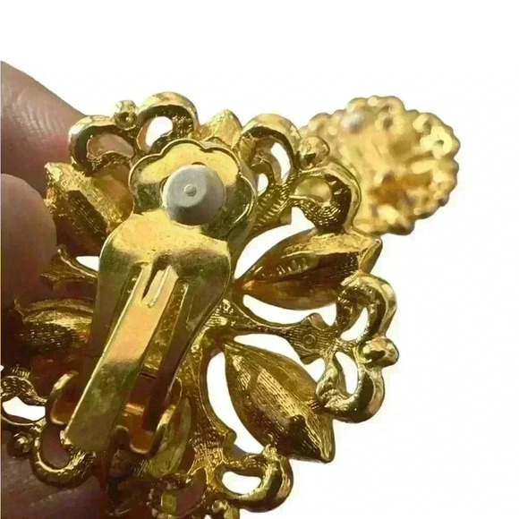 AVON Signed Rhinestone & Pearl Statement Earrings, Clip On Vintage Jewelry. - Picture 4 of 4